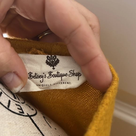 Betsey’s Boutique Shop dress with pockets fuzzy and soft! - Picture 6 of 8